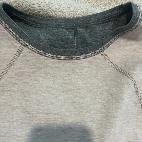 Lulu lemon reversible size 4 sweatshirt/2 sweatshirts in 1 - Picture 5 of 7